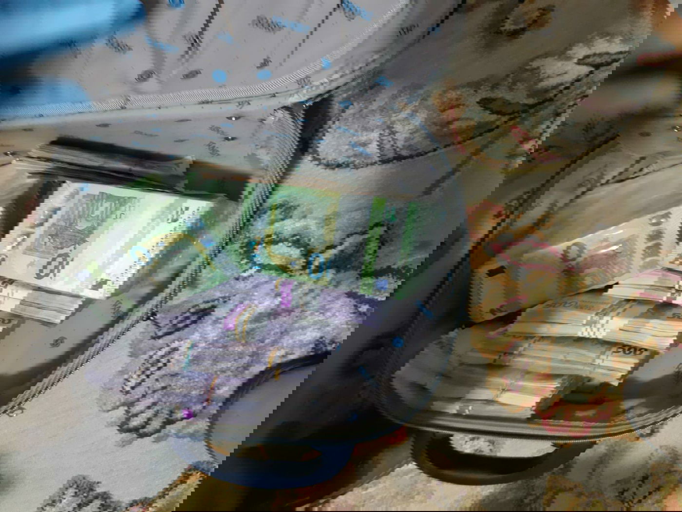 3.5 מיליון ש"ח נתפסו בבית פרטי • צפו בתיעוד