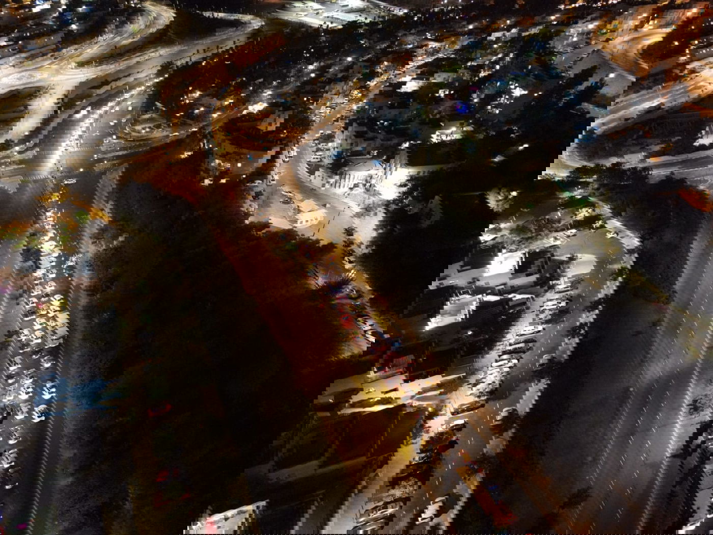 תוצאות הסגר: פקק ענק בכניסה לשכונת רמות