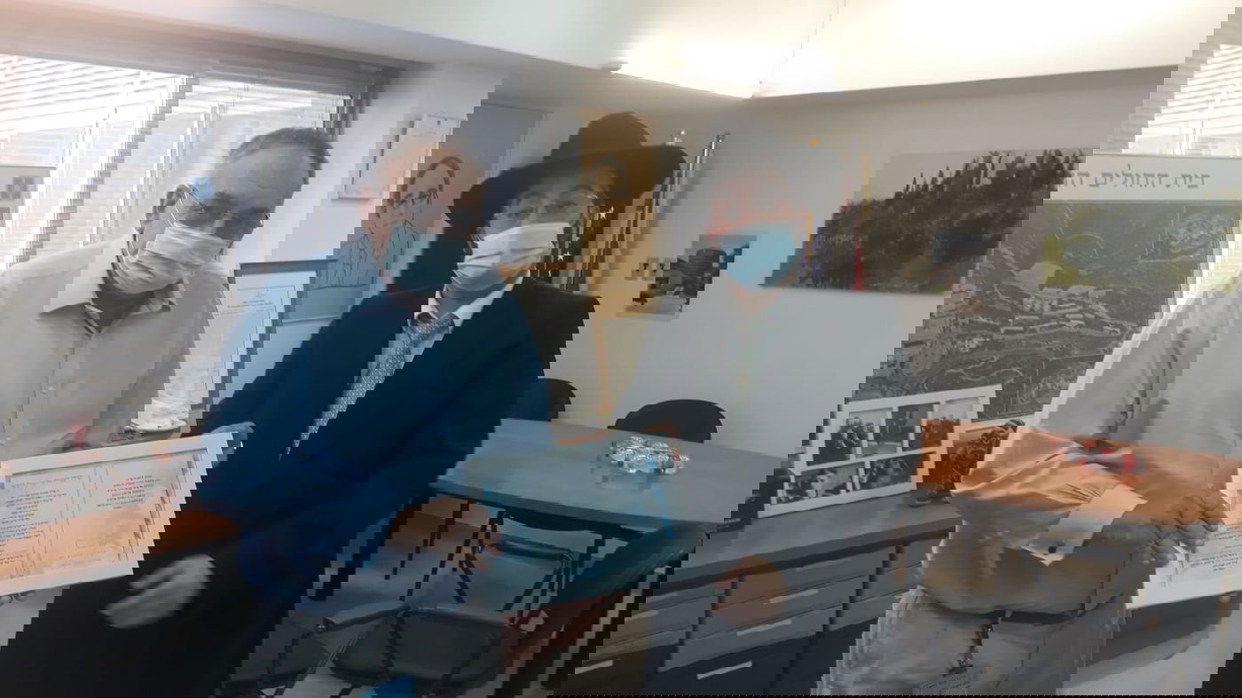 הרב החרדי מסביון חיבר 'מי שבירך' לרופאים