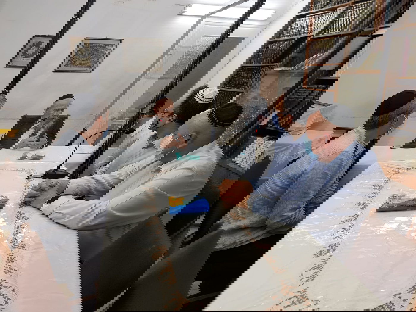 הבכירים עם הגר"ג, הערב