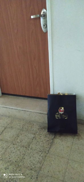 'קבוצת שכטר' תרמה באמצעות 'עזר מציון' מאות ערכות למשפחות מבודדות בשכונת רמות