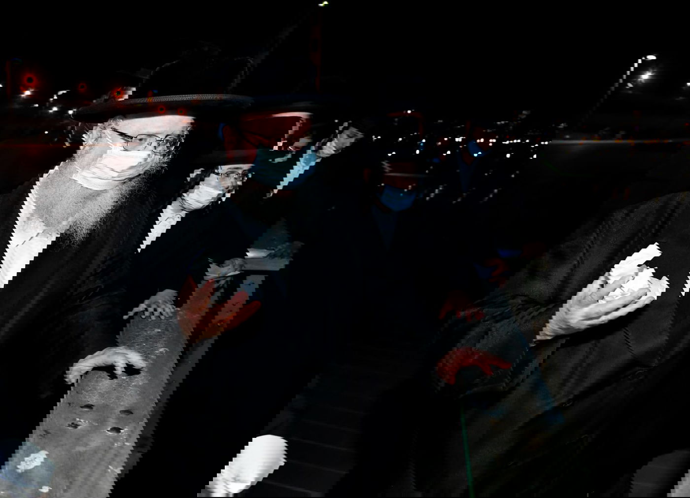 מעמד הכפרות ומנהג ה'תשליך' בחצר הקודש סאסוב