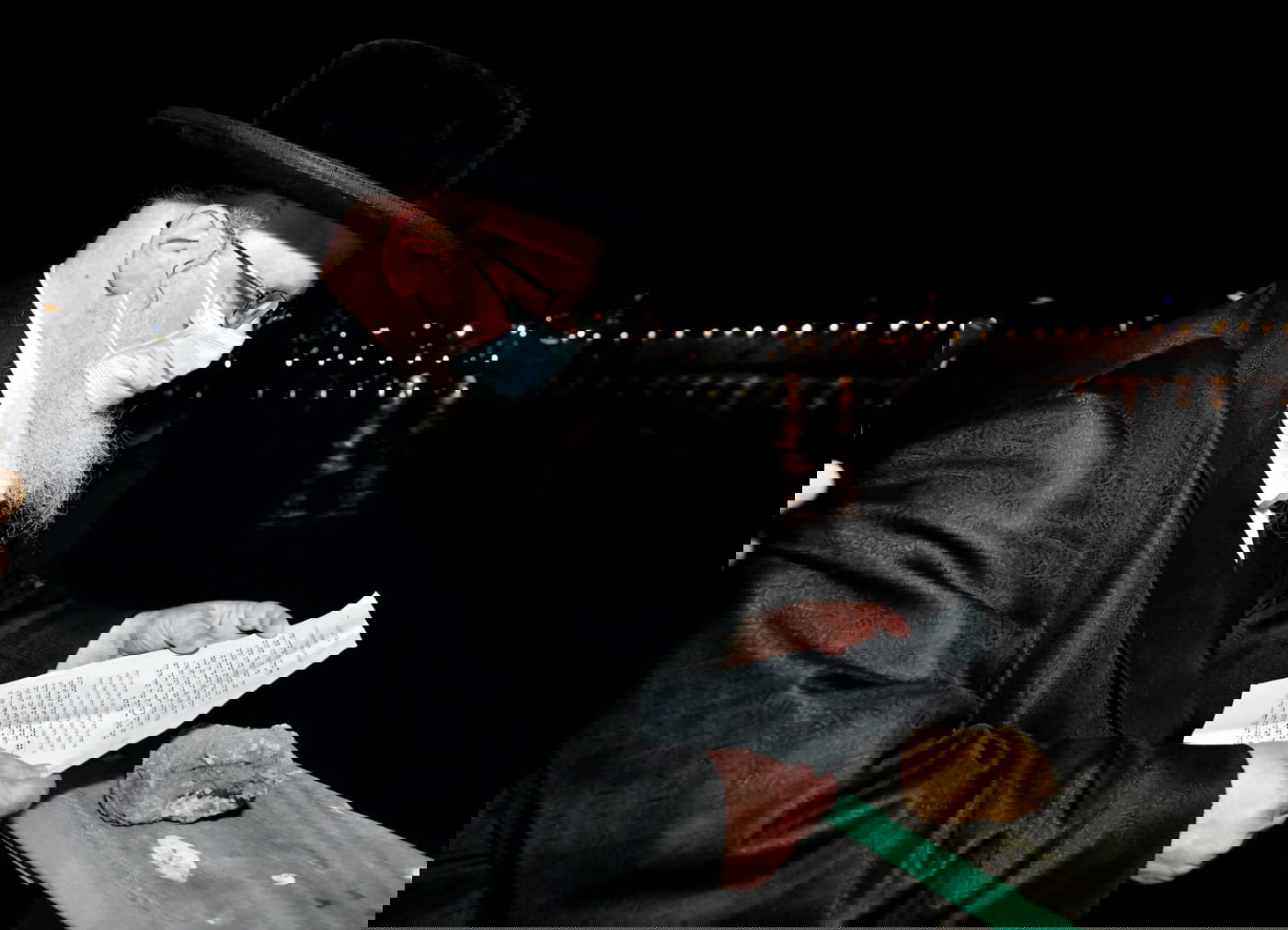 מעמד הכפרות ומנהג ה'תשליך' בחצר הקודש סאסוב