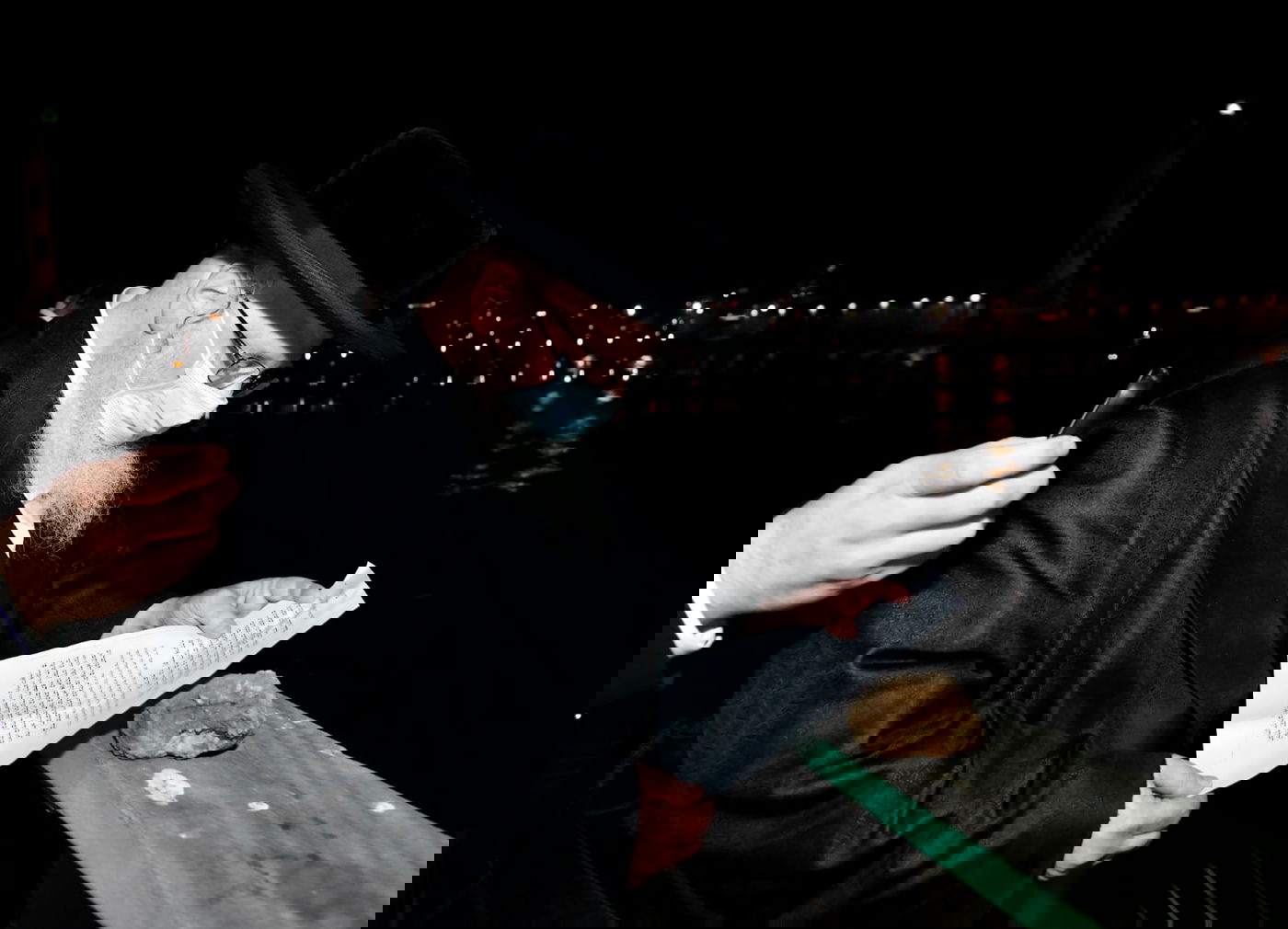 מעמד הכפרות ומנהג ה'תשליך' בחצר הקודש סאסוב