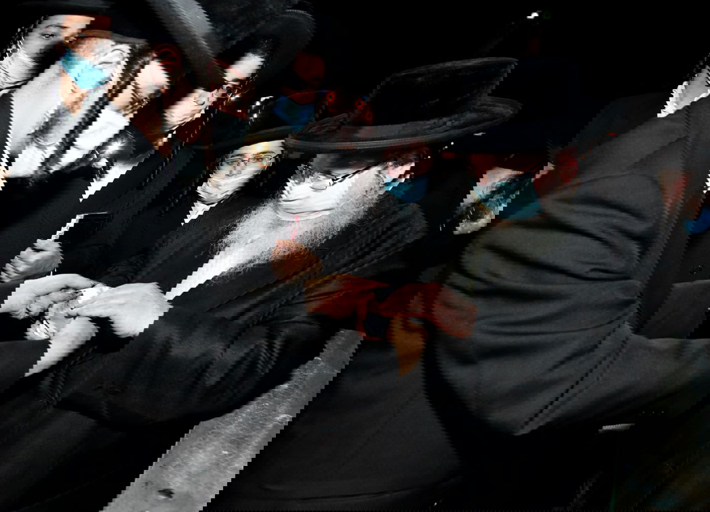 מעמד הכפרות ומנהג ה'תשליך' בחצר הקודש סאסוב