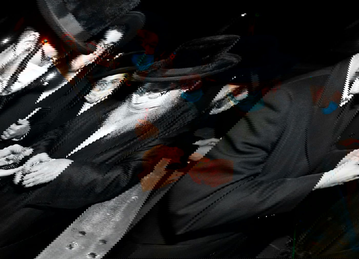 מעמד הכפרות ומנהג ה'תשליך' בחצר הקודש סאסוב