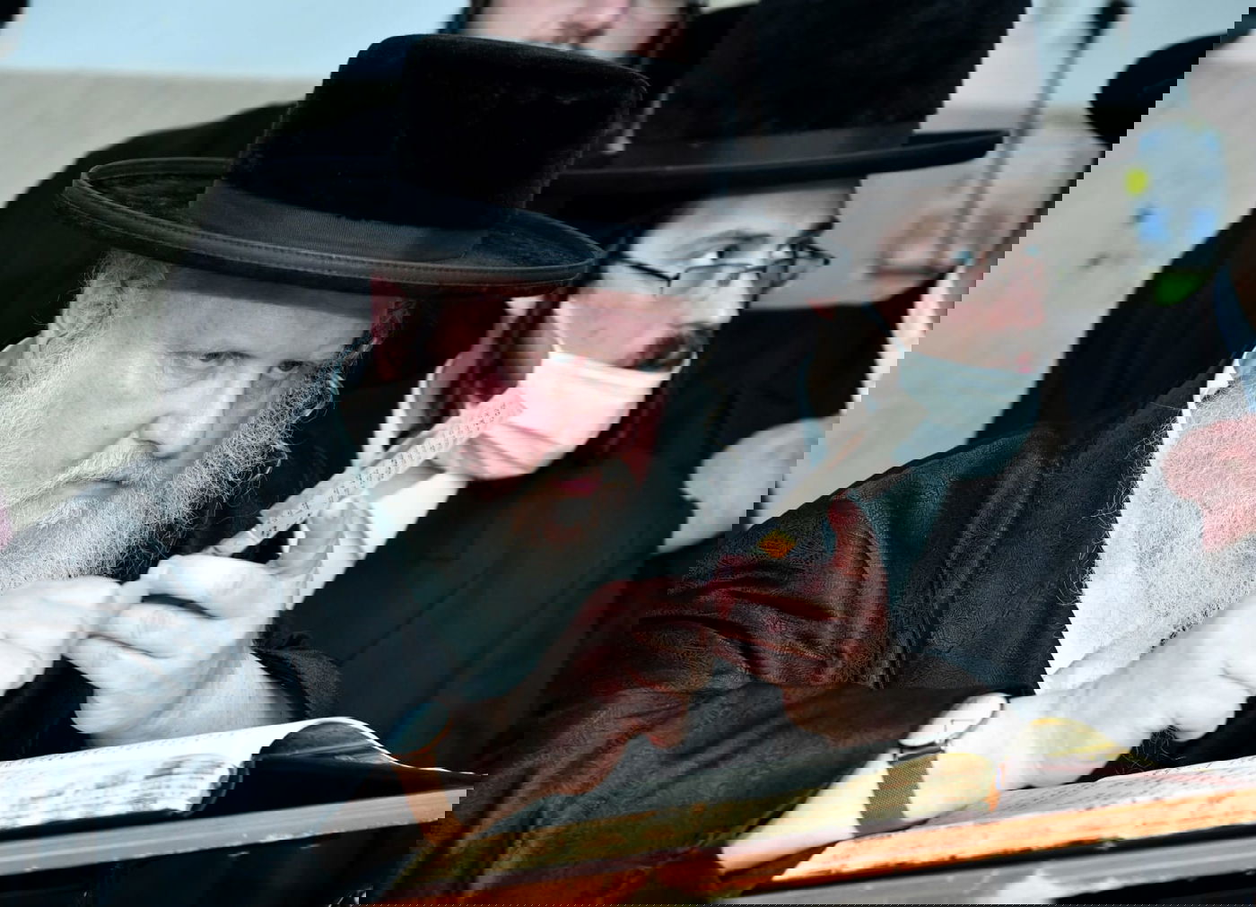 מעמד הכפרות ומנהג ה'תשליך' בחצר הקודש סאסוב