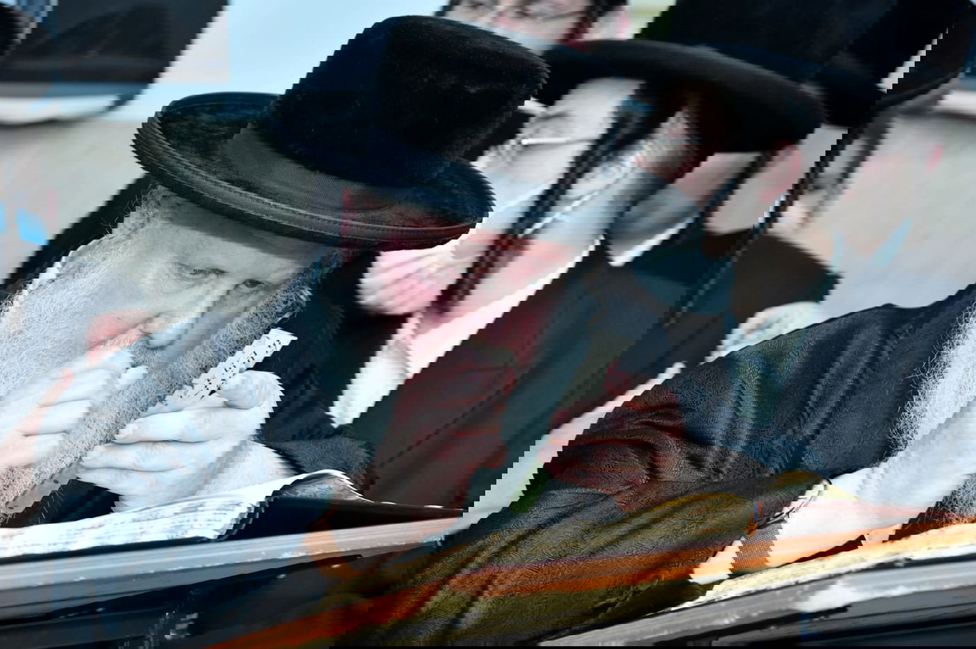 מעמד הכפרות ומנהג ה'תשליך' בחצר הקודש סאסוב