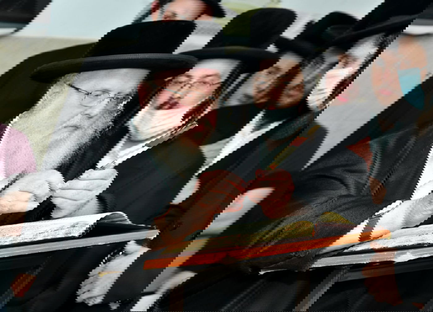 מעמד הכפרות ומנהג ה'תשליך' בחצר הקודש סאסוב