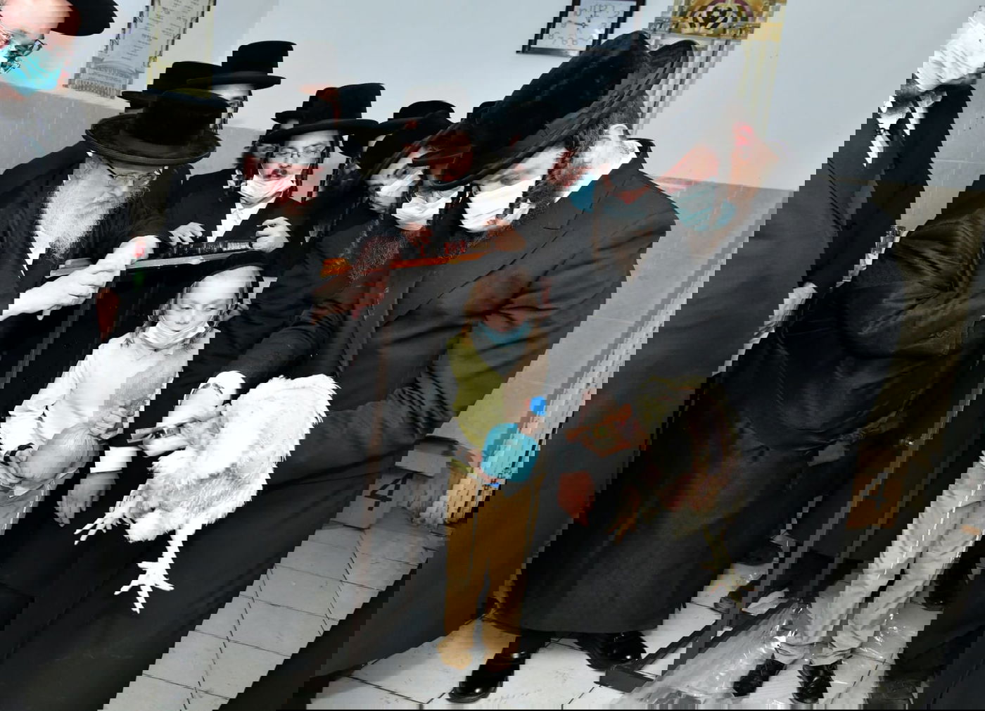 מעמד הכפרות ומנהג ה'תשליך' בחצר הקודש סאסוב