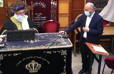 חולי קורונה פטורים מלצום? הראשל"צ הגר"ש עמאר והפרופסור עונים