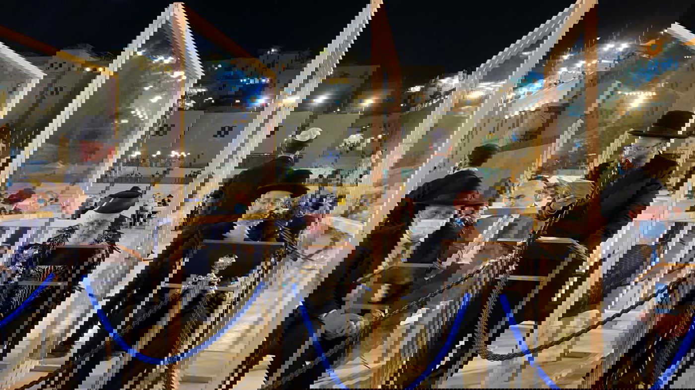 במקום רבבות - רק מאות; הסליחות האחרונות בכותל • צפו