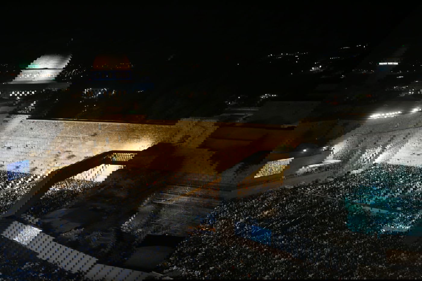 במקום רבבות - רק מאות; הסליחות האחרונות בכותל • צפו