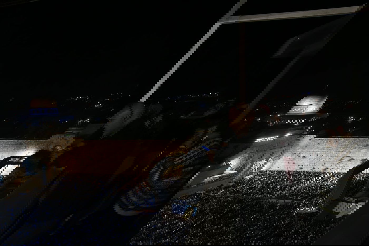 במקום רבבות - רק מאות; הסליחות האחרונות בכותל • צפו