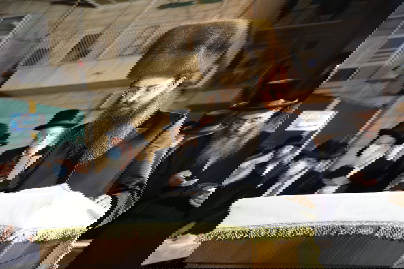 'כפרות', 'תשליך' וסליחות בחצר הקודש סאדיגורה בירושלים