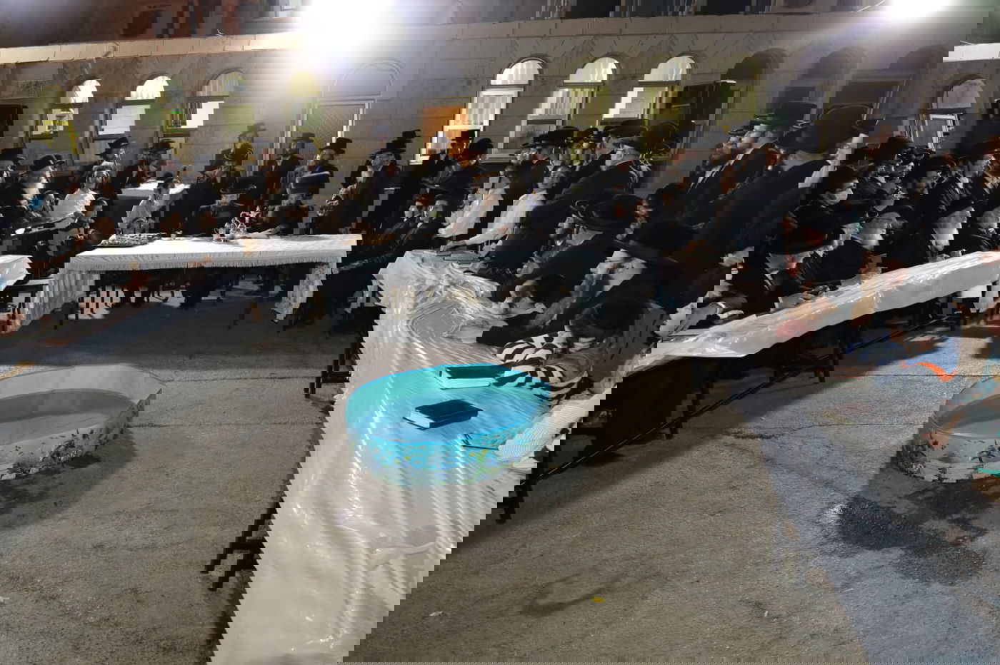 'כפרות', 'תשליך' וסליחות בחצר הקודש סאדיגורה בירושלים