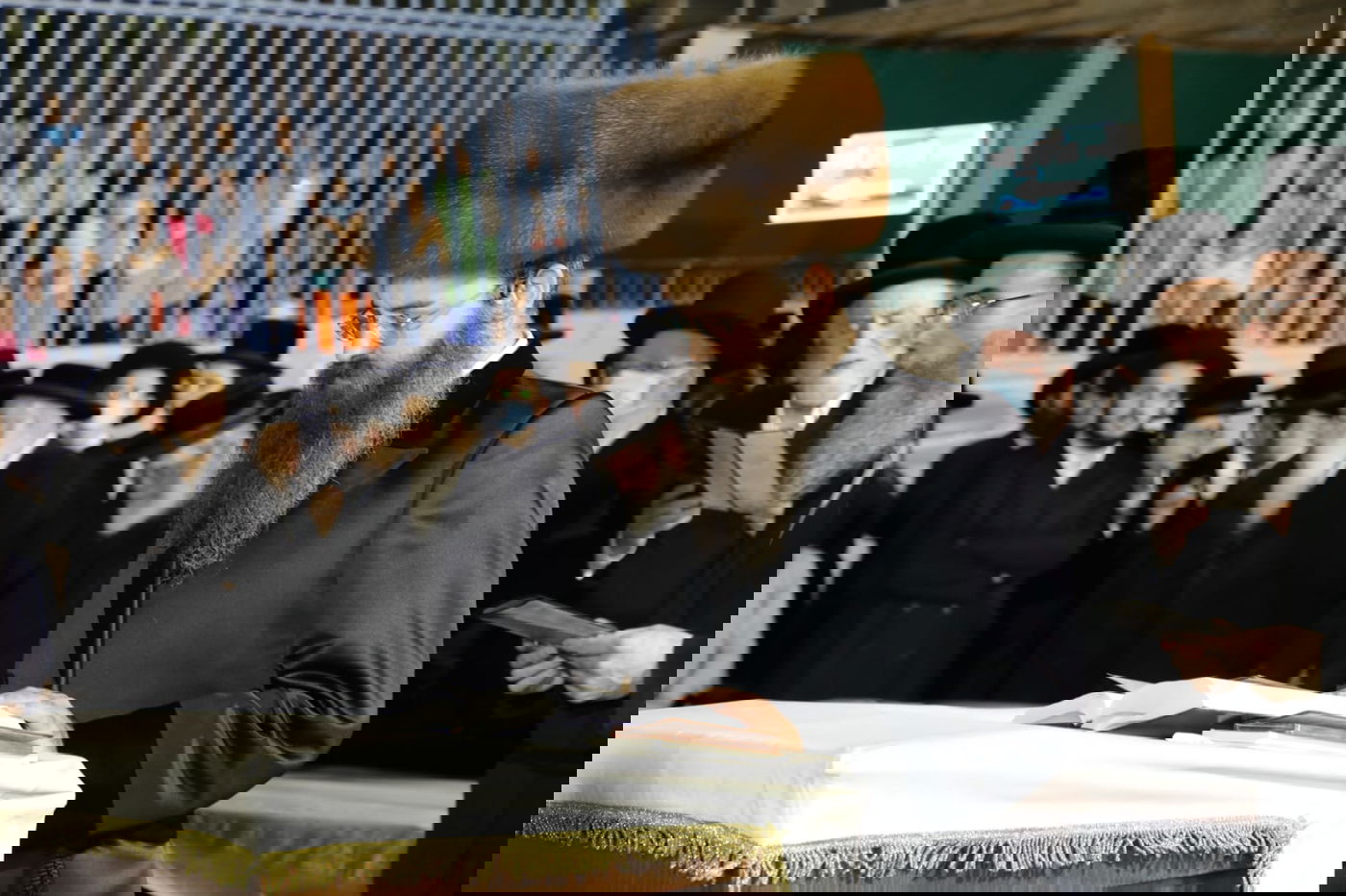 'כפרות', 'תשליך' וסליחות בחצר הקודש סאדיגורה בירושלים