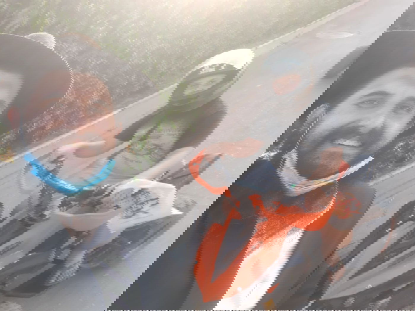 כך התפללו רבבות, בהתאם להנחיות, עם חב"ד