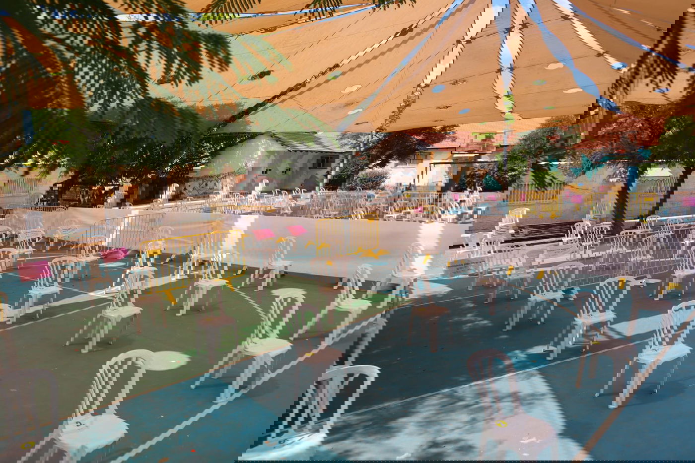 כך התפללו רבבות, בהתאם להנחיות, עם חב"ד