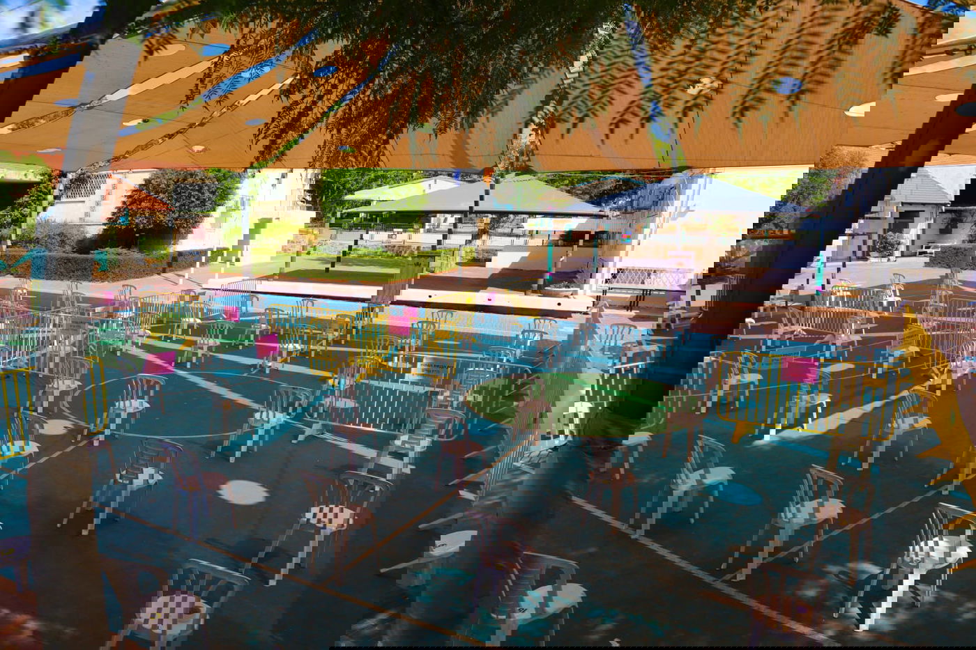 כך התפללו רבבות, בהתאם להנחיות, עם חב"ד