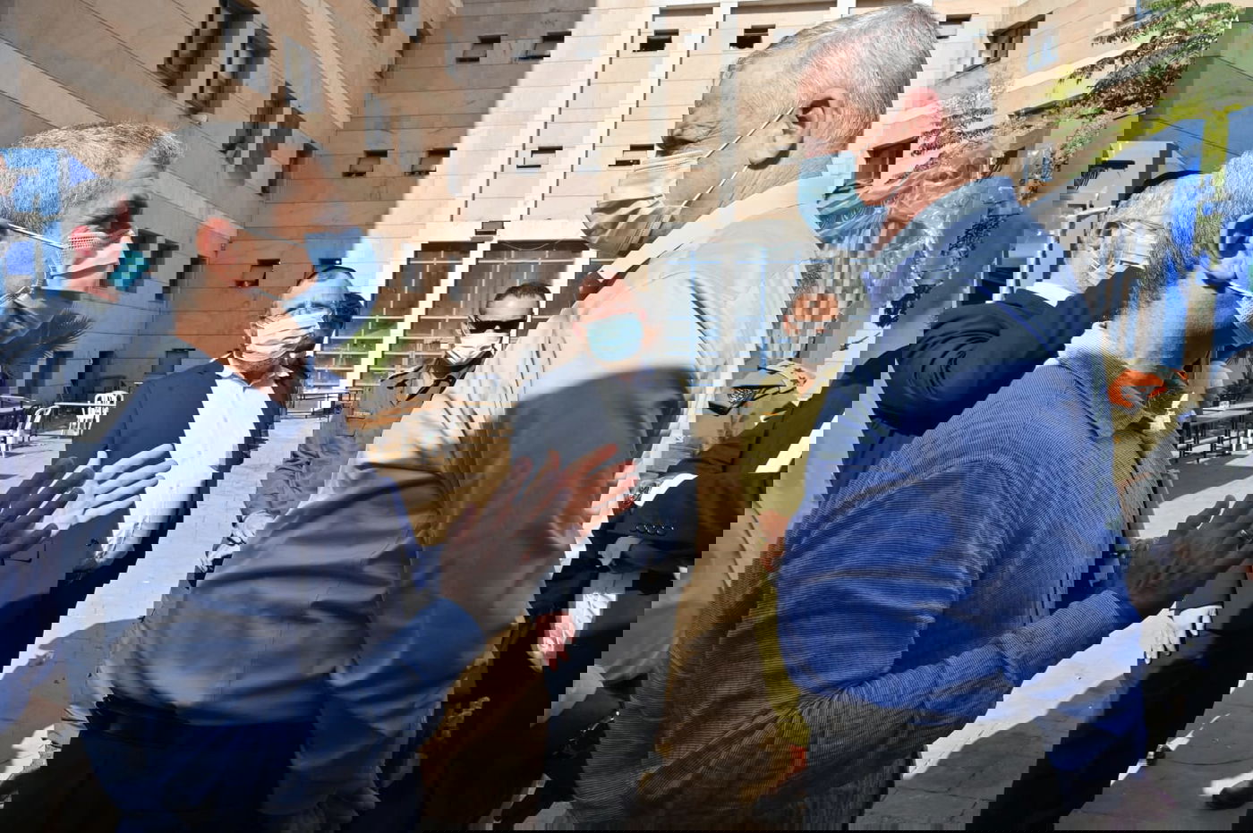 גנץ בבני ברק: "כשמסתירים מידע מישהו נפגע"