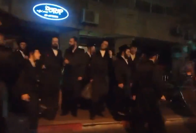 בני ברק אדומה? המוני חסידים ללא מסכות