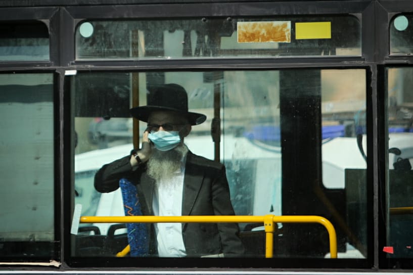 חבישת מסכה באוטובוס