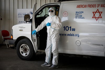 מחצות: 17 נפטרים; 5,443 נדבקים נוספים