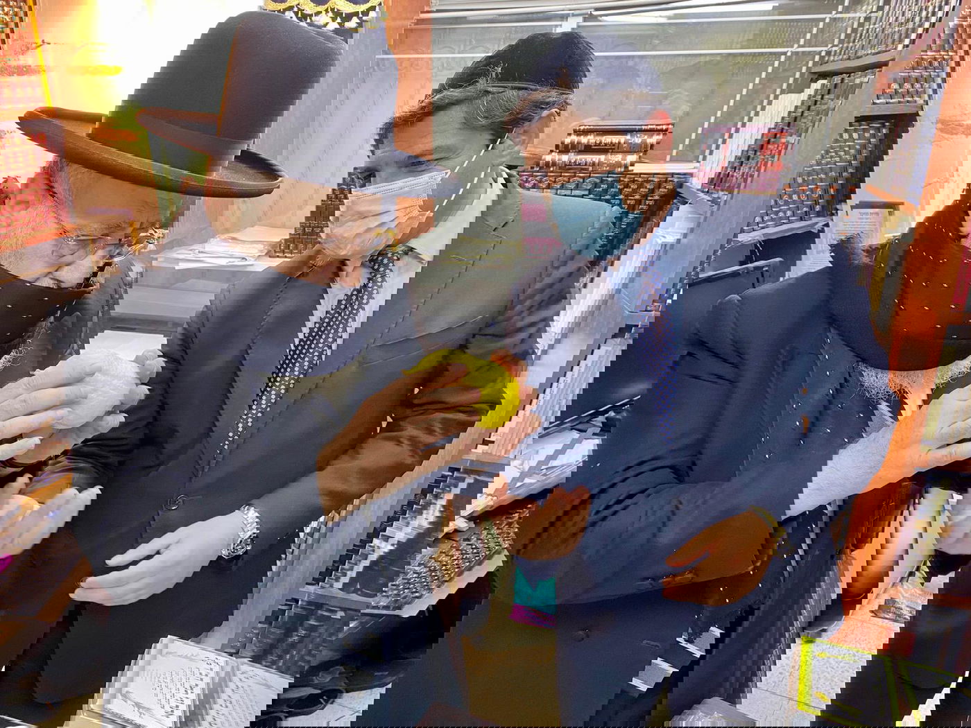 רב הסלבס העניק אתרוג מהודר לראשון לציון