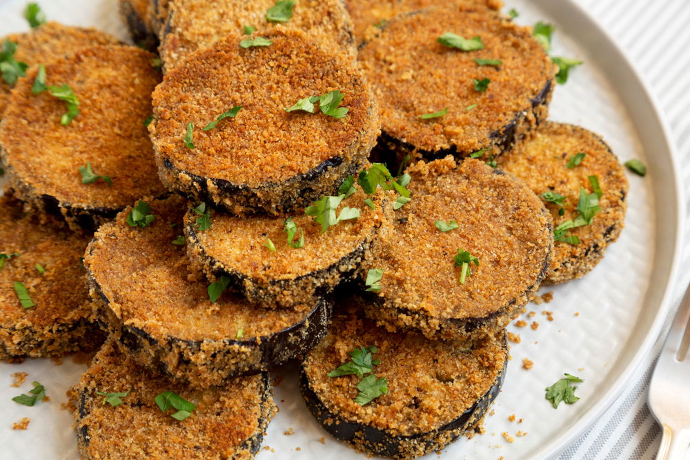 חציל מטוגן בציפוי של שניצל