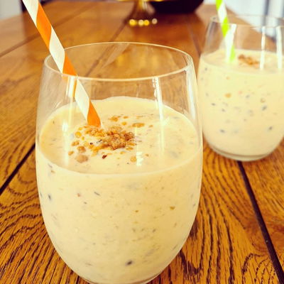 שייק בננה עם מנגו, פסיפלורה ופקאן