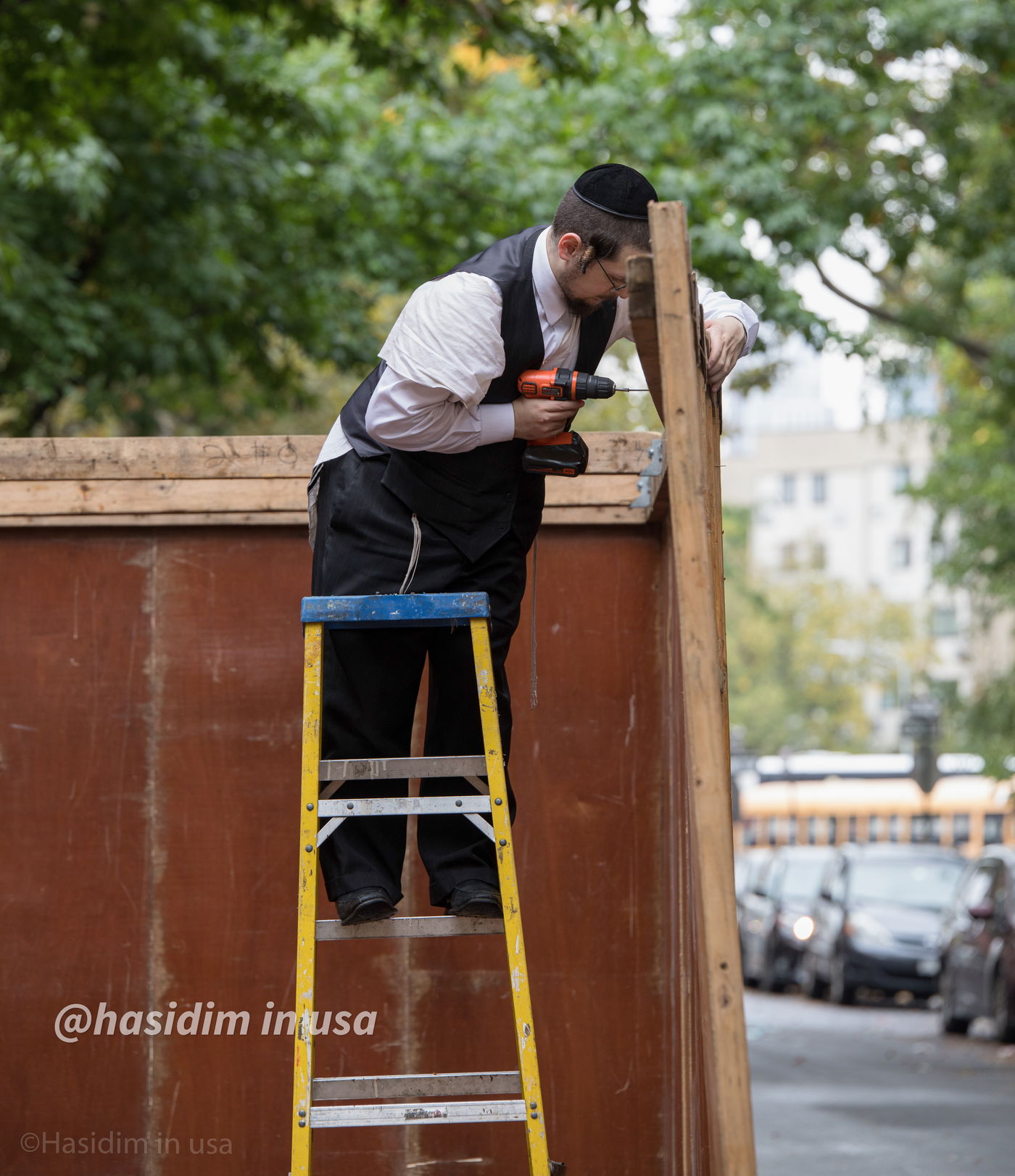 מרהיב: כך נערכים בויליאמסבורג לחג סוכות