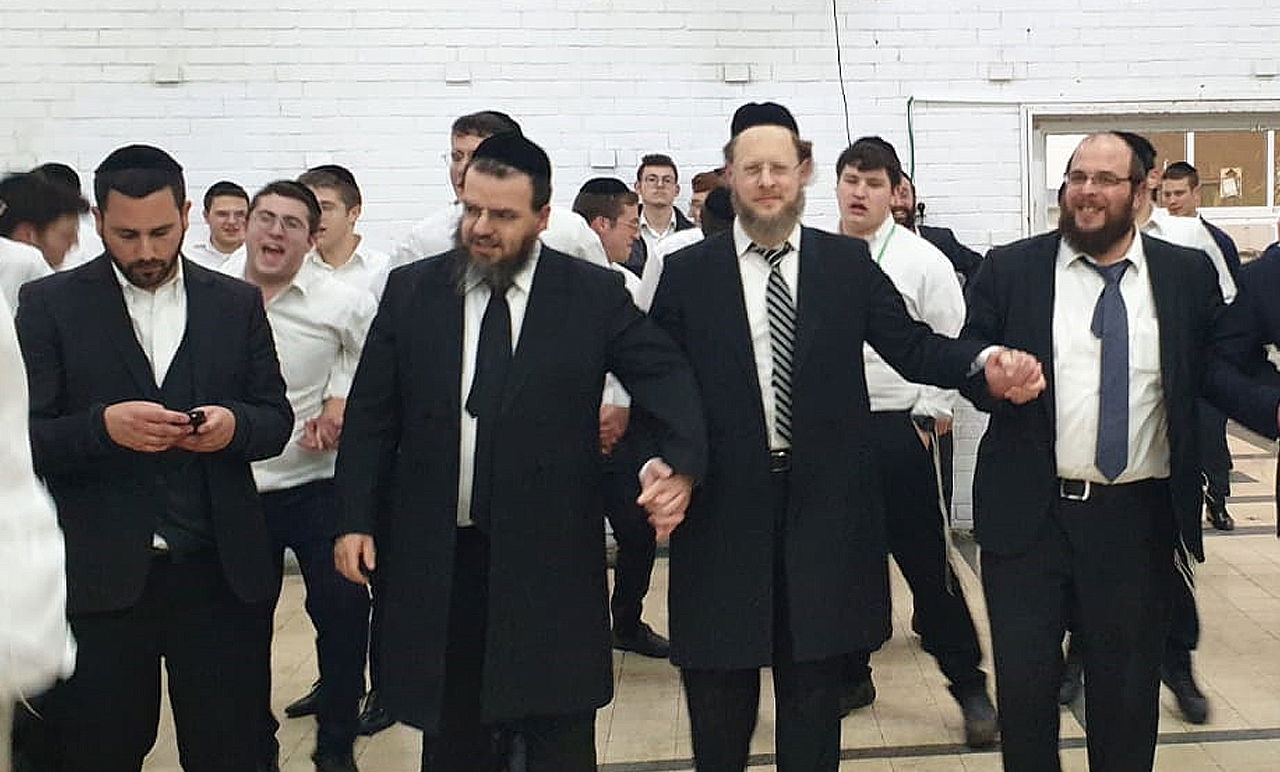 רבני ישיבת 'היכל יצחק'. ארכיון