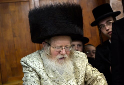 האדמו"ר מקרעטשניף, שחלה בקורונה נזקק לסיוע נשימתי