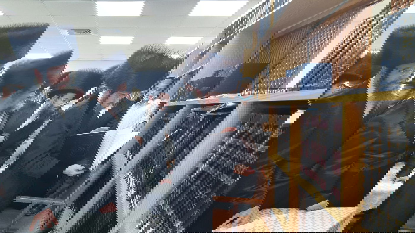 ביקור פתע: האדמו"ר מסאדיגורה בשטיבל