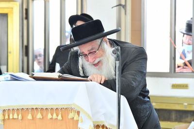 האדמו"ר מצאנז: "שמא לכן פרצה המגיפה"