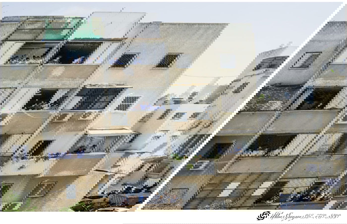 תיעוד: הרבנית האלמנה, בהלוויית האדמו"ר