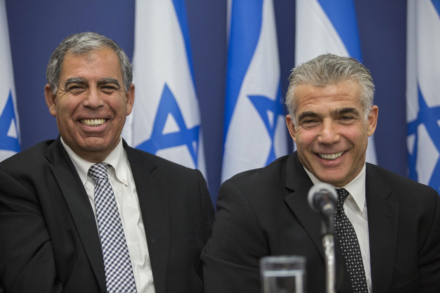 לפיד עם מיקי לוי