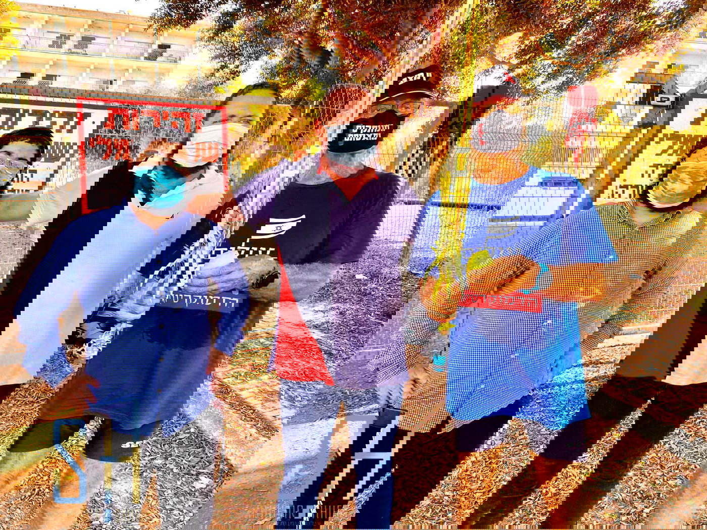 בדרך להפגנה: 'הדגלים השחורים' נטלו לולב