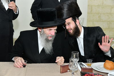 הרבי מסלאנים במעמד הכנסת ספר תורה לפני כחודש