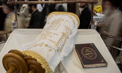 ההנחיות לשמחת תורה: לקצר בהקפות; בתיהכ"נ לא יסגרו