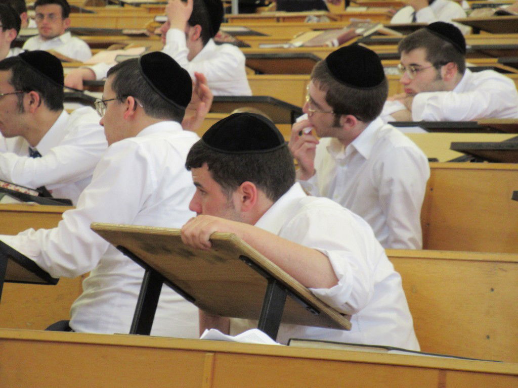 ראש ישיבת 'קרית מלך' מסר שיעור במלונית של 'חברון'