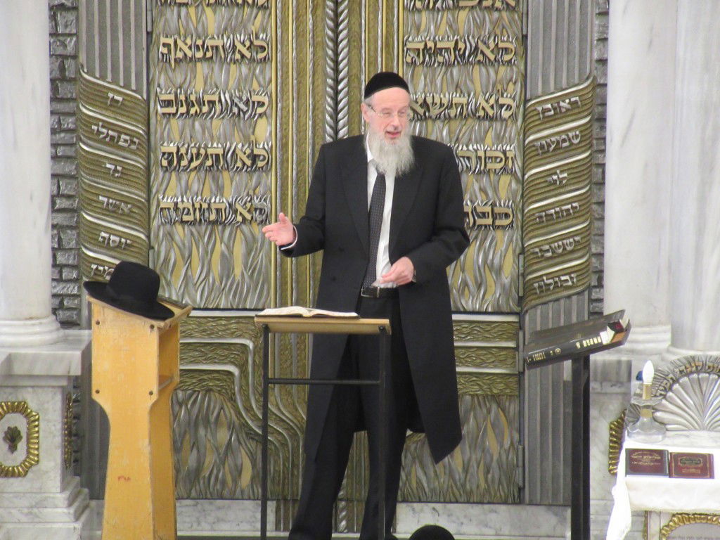 ראש ישיבת 'קרית מלך' מסר שיעור במלונית של 'חברון'