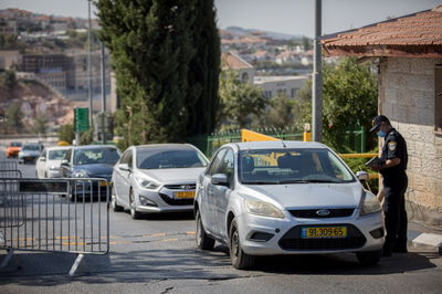 בדיקות ביציאה מביתר עילית. וידאו: המהומות בירושלים אמש
