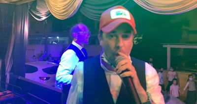 כשעמירן דביר שר: "תודה לטראמפ" • צפו