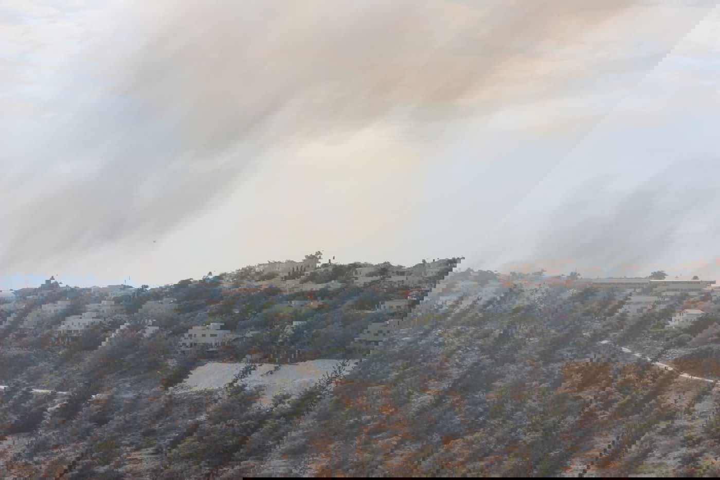 שריפת ענק משתוללת סמוך למודיעין עילית