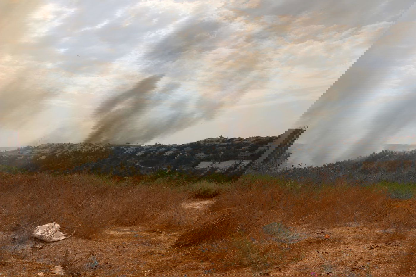 שריפת ענק משתוללת סמוך למודיעין עילית