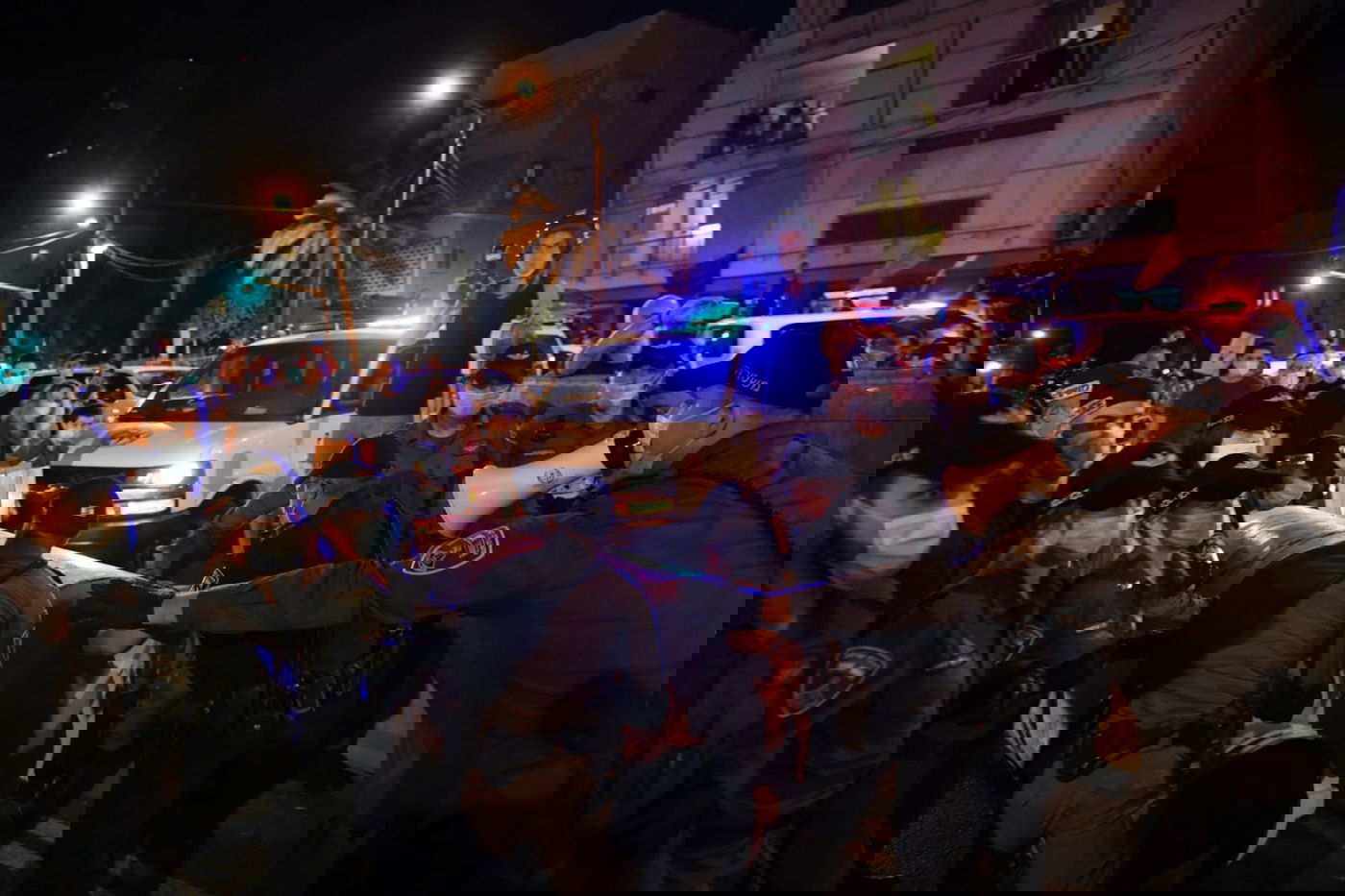 מפגיני שמאל תקפו את כוחות השיטור • צפו