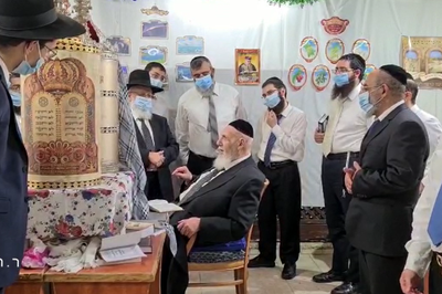 "מזלם עלה יעלה"; נשיא המועצת שר בהקפות שניות • תיעוד