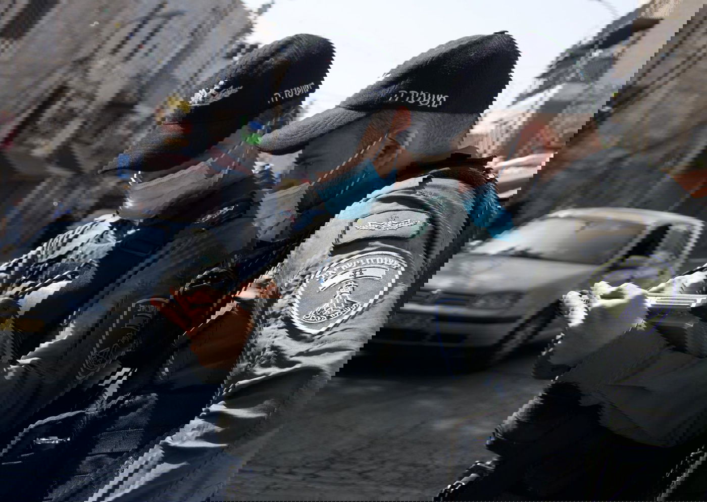 אוכפים את הסגר